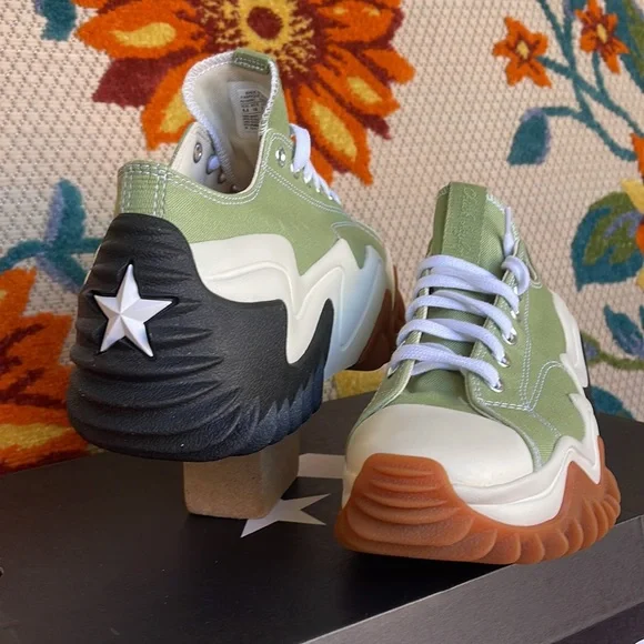 Converse A03906C
RUN STAR MOTION O ALOE GREENESRET/BLACK
WMNS sneakers- Platform - Picture 2 of 16